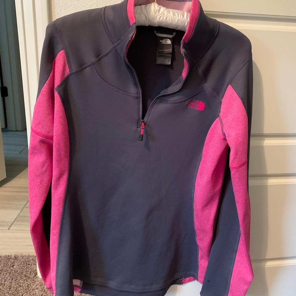 North Face top